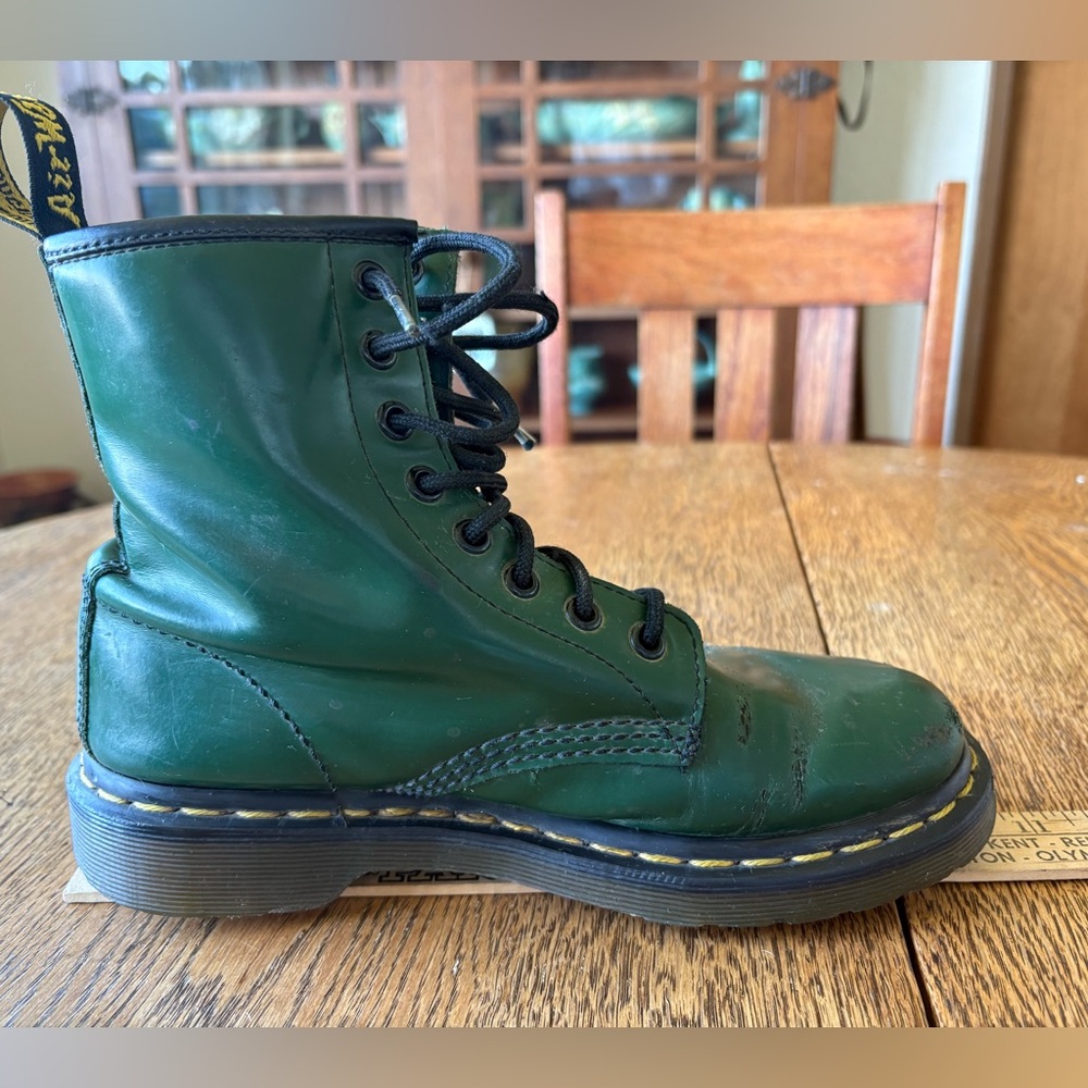 Doc Martens 1460 smooth leather green boots women size 7. - Picture 14 of 15